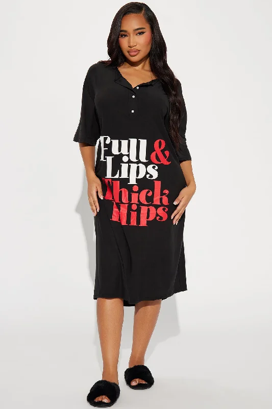 full-lips-thick-hips-pj-sleep-shirt-black