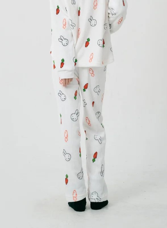 rabbit-and-carrot-pajama-set-id20