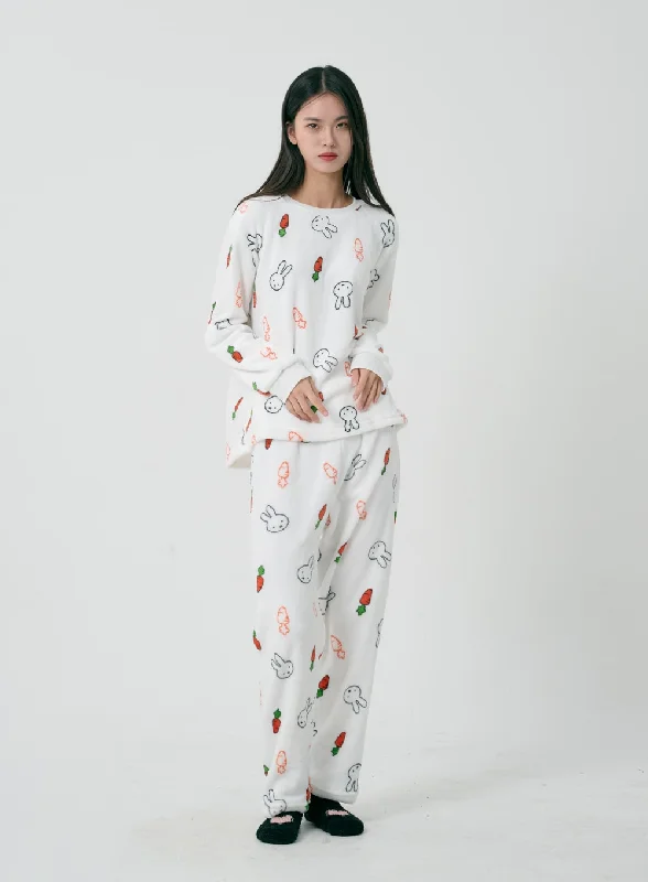 rabbit-and-carrot-pajama-set-id20