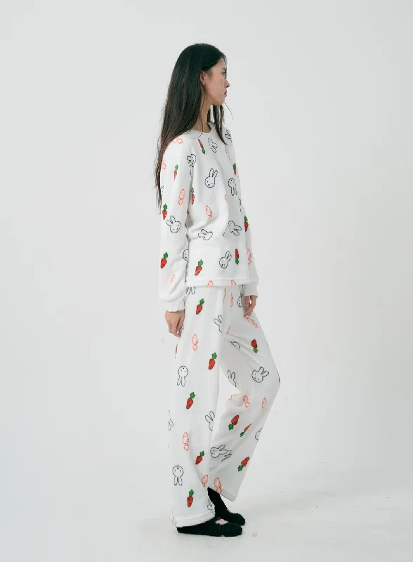 rabbit-and-carrot-pajama-set-id20