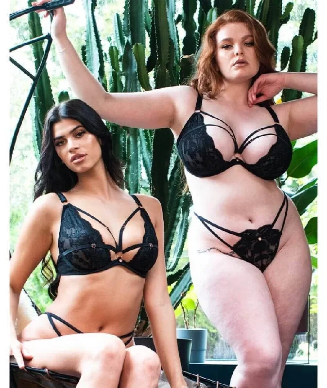 scantilly-embrace-deep-plunge-bra-black