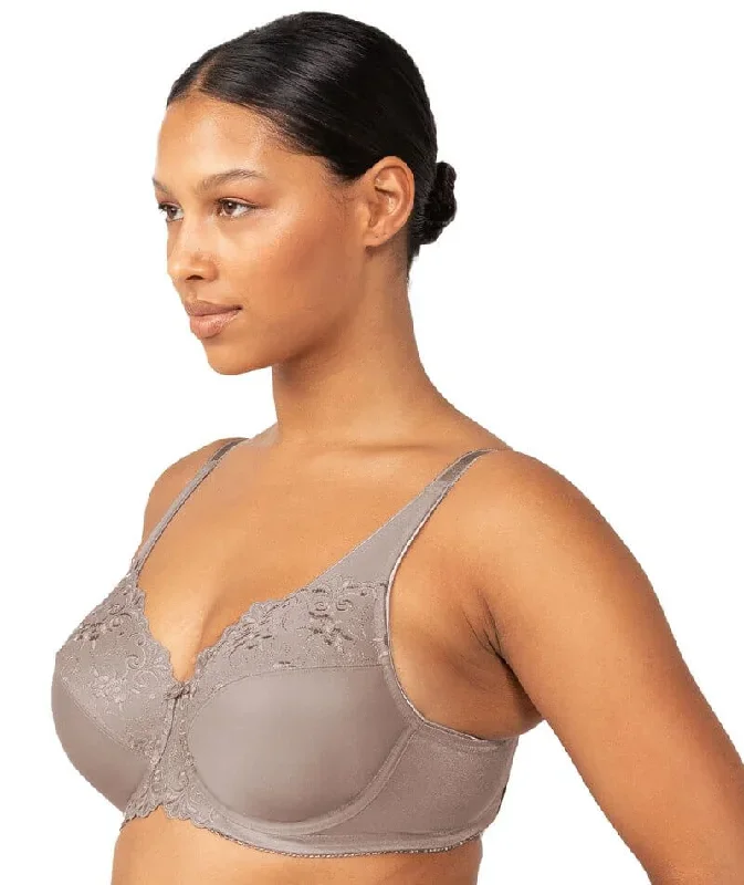 triumph-embroidered-minimizer-bra-coffee-sugar